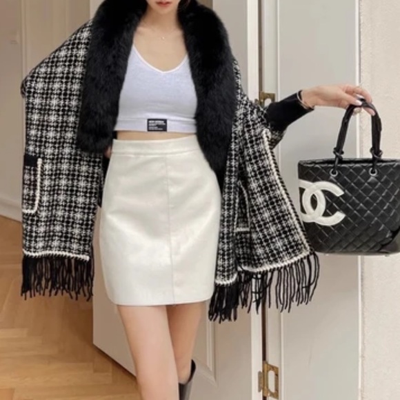 81 Faux Fur Gorgeous Fringe Coco Style Jacket Cape - Picture 2 of 3